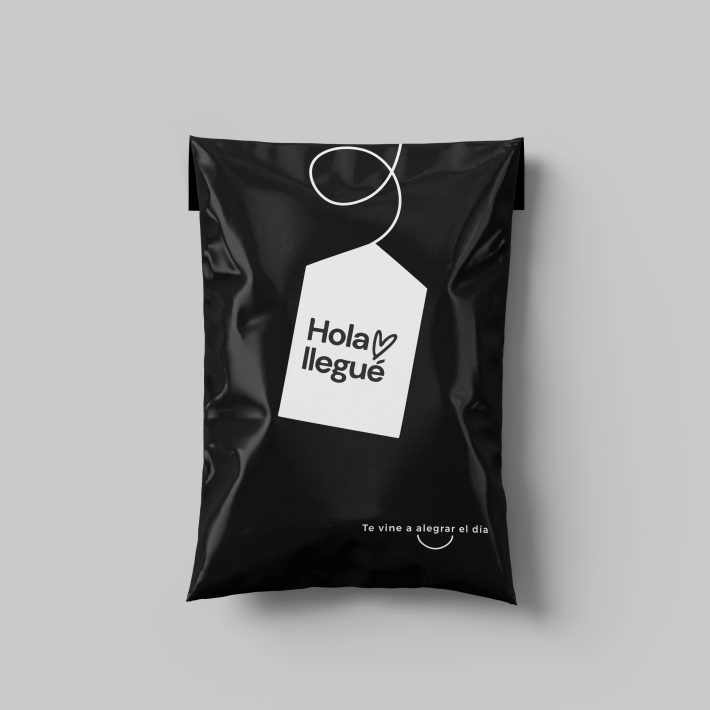 Bolsa Courier negra diseño "Hola llegue" 17x26 cm / 100 unidades